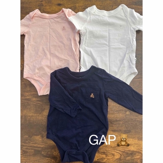 babyGAP(ベビーギャップ)のGAP3点セット キッズ/ベビー/マタニティのベビー服(~85cm)(ロンパース)の商品写真