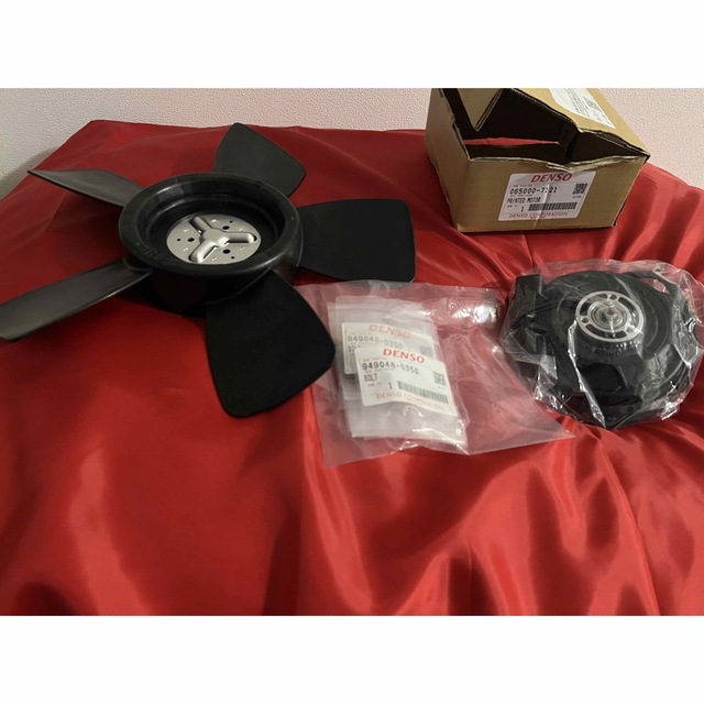 パジェロ V46 コンデンサーモーター・ファン・取り付けボルトセット（新品）