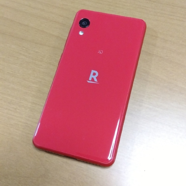 Rakuten(ラクテン)のRakuten Mini C330 クリムゾンレッド　本体 スマホ/家電/カメラのスマートフォン/携帯電話(スマートフォン本体)の商品写真