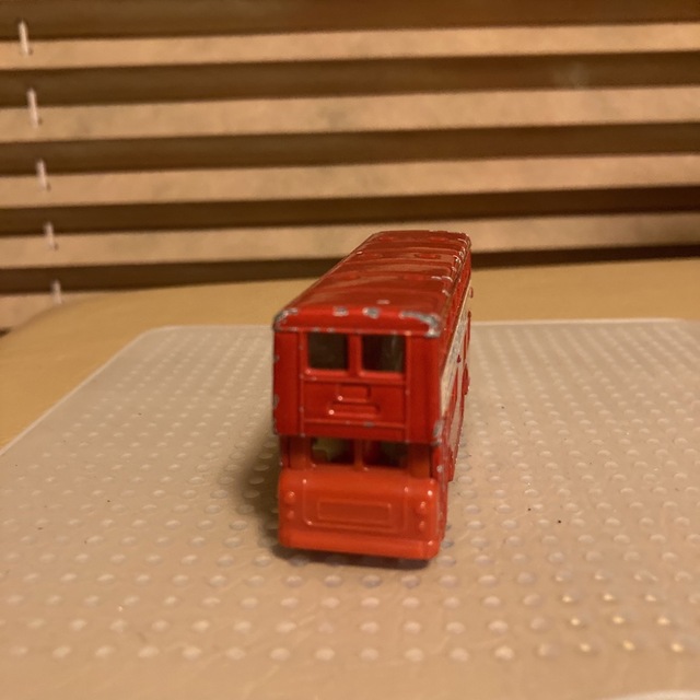 Takara Tomy(タカラトミー)のトミカ　外国車シリーズ  LONDON BUS ロンドンバス　日本製 エンタメ/ホビーのおもちゃ/ぬいぐるみ(ミニカー)の商品写真