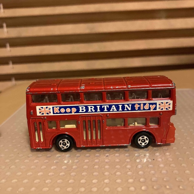 Takara Tomy(タカラトミー)のトミカ　外国車シリーズ  LONDON BUS ロンドンバス　日本製 エンタメ/ホビーのおもちゃ/ぬいぐるみ(ミニカー)の商品写真