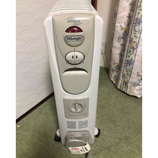 デロンギ(DeLonghi)の送料込♪美品！デロンギ オイルヒーター 3～8畳 8枚フィン 暖房器具♪(オイルヒーター)