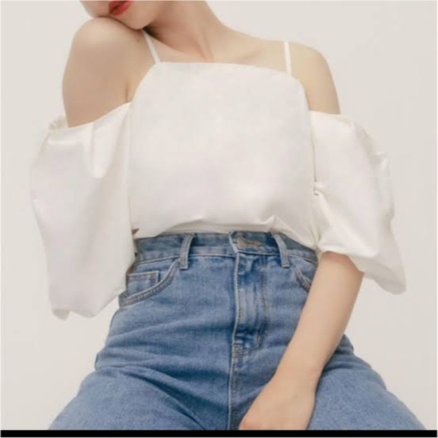 RANDEBOO(ランデブー)のrandeboo Balloon 2way puff top ブラック レディースのトップス(シャツ/ブラウス(半袖/袖なし))の商品写真