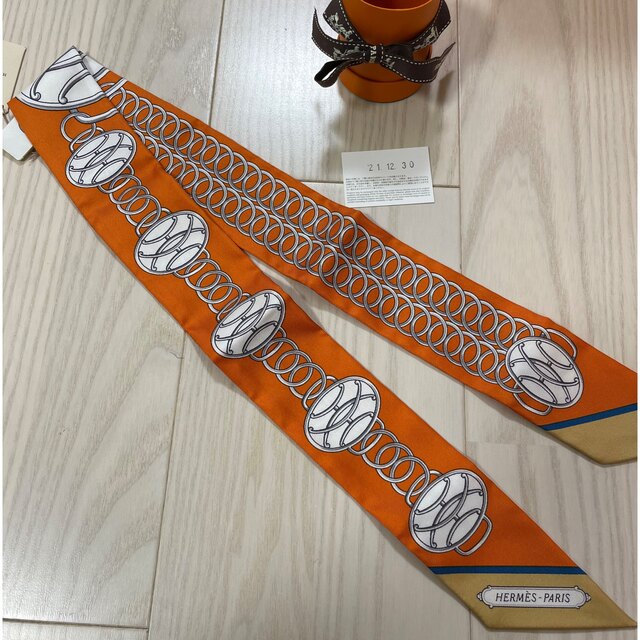 HERMES】新品未使用 ツイリー 2021 オレンジ HERMES】新品未使用 ツイリー 2021 オレンジ