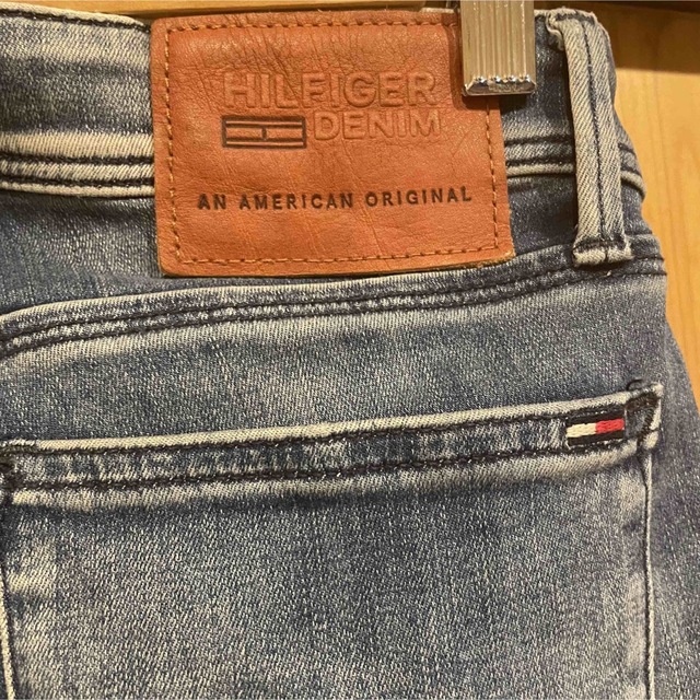 TOMMY HILFIGER(トミーヒルフィガー)のhilfiger denim tommyスキニーデニム ジーンズ SAXTON レディースのパンツ(デニム/ジーンズ)の商品写真