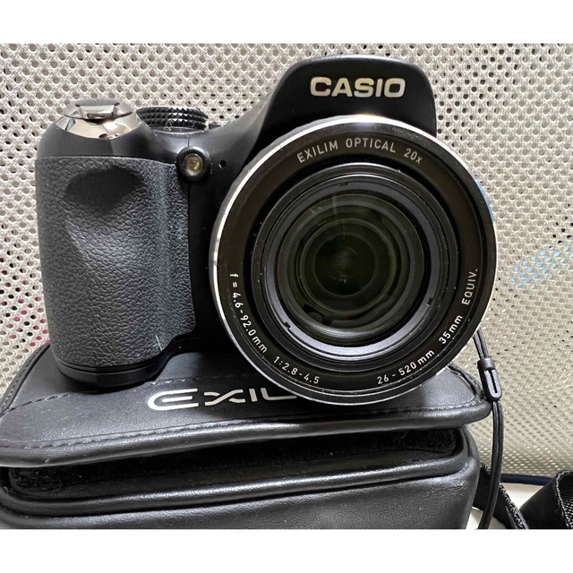 CASIO(カシオ)のデジタルカメラ　CASIO EX-FH20 スマホ/家電/カメラのカメラ(デジタル一眼)の商品写真