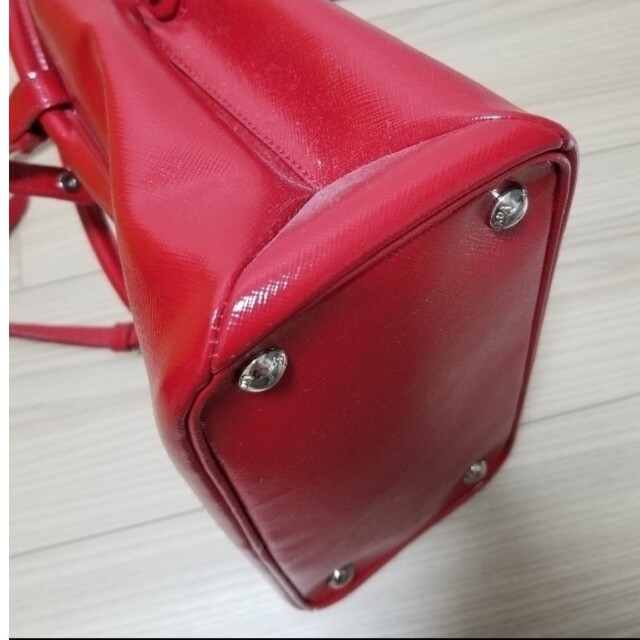 PRADA(プラダ)の美品　プラダ　PRADA  バッグ　サフィアーノ　赤　ROSSO レディースのバッグ(ハンドバッグ)の商品写真