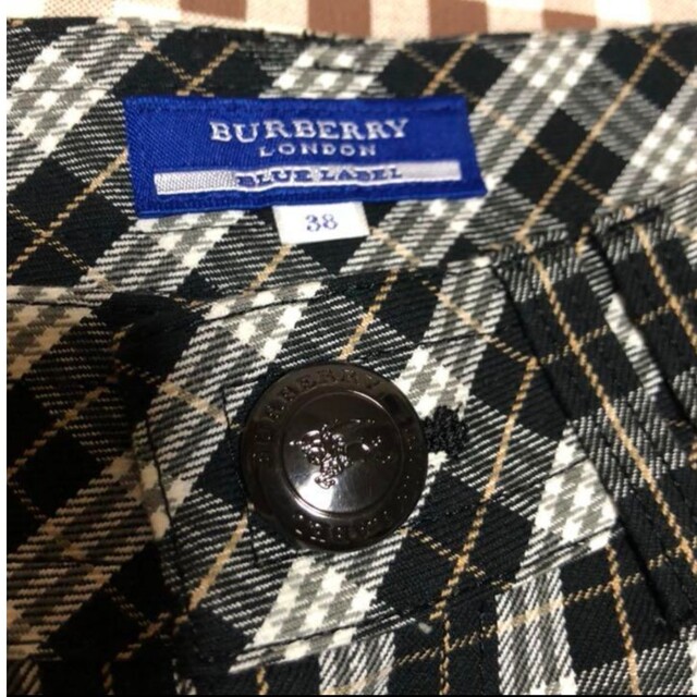 BURBERRY BLUE LABEL(バーバリーブルーレーベル)のバーバリー ショートパンツ レディースのパンツ(ショートパンツ)の商品写真