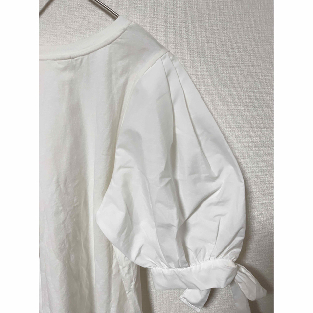 H&M(エイチアンドエム)のH&M  白トップス　size S レディースのトップス(カットソー(半袖/袖なし))の商品写真