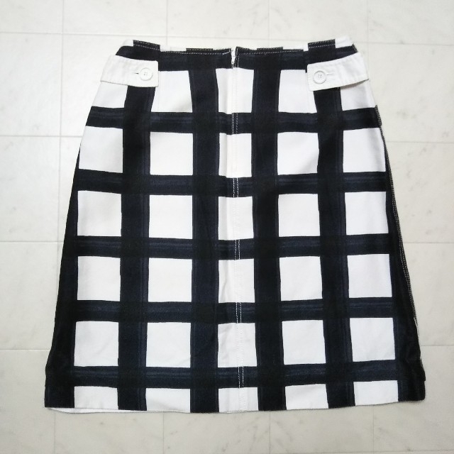 美品【courreges】チェック スカート 38 台形 Aライン 白黒 ボタン