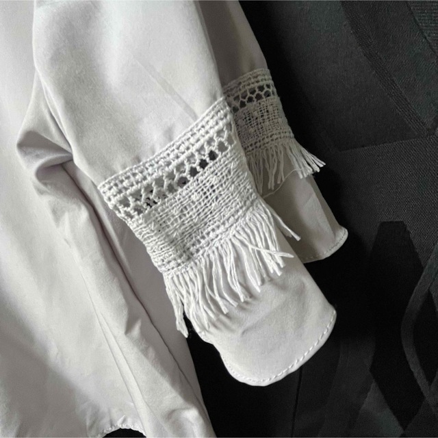 美品 フリンジ ブラウス カットソー Vネック 半袖 ネイティブ 刺繍 無地  レディースのトップス(カットソー(半袖/袖なし))の商品写真