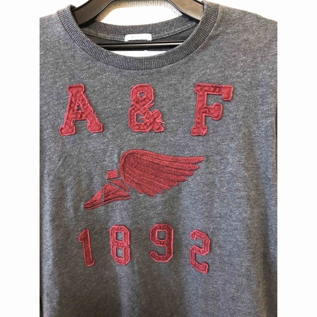 Abercrombie&Fitch(アバクロンビーアンドフィッチ)のカッコいい　アバクロンビー&フィッチの長袖　Abercrombie&Fitch メンズのトップス(Tシャツ/カットソー(七分/長袖))の商品写真