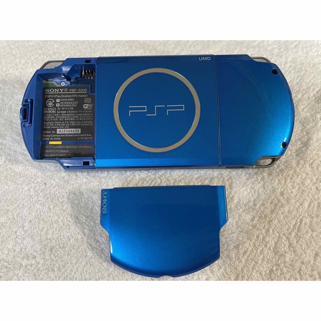 PlayStation Portable(プレイステーションポータブル)の☆良品☆ PSP-3000  バイブラントブルー エンタメ/ホビーのゲームソフト/ゲーム機本体(携帯用ゲーム機本体)の商品写真