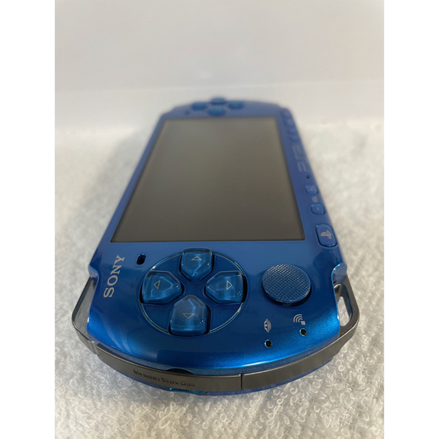 PlayStation Portable(プレイステーションポータブル)の☆良品☆ PSP-3000  バイブラントブルー エンタメ/ホビーのゲームソフト/ゲーム機本体(携帯用ゲーム機本体)の商品写真