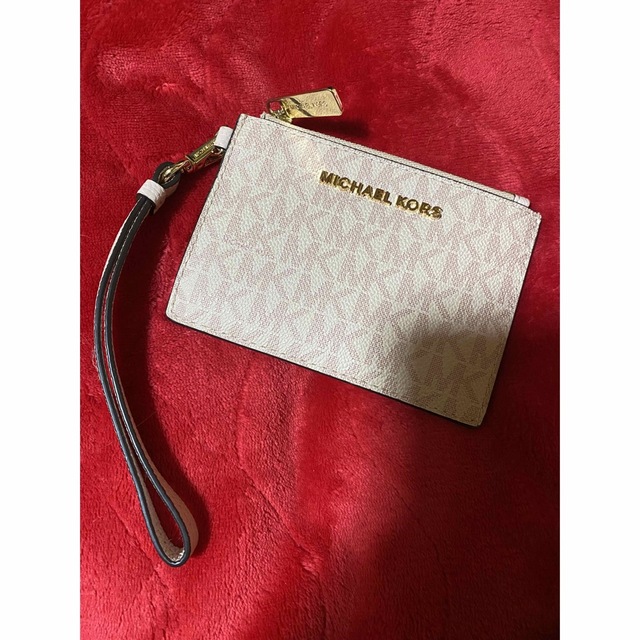 Michael Kors(マイケルコース)の❤️専用ページ❤️MICHEAL KORS 定期入れ♡美品 レディースのファッション小物(名刺入れ/定期入れ)の商品写真