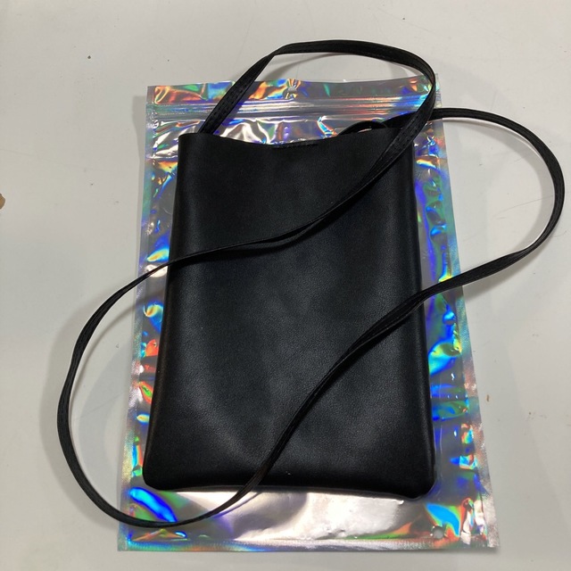 新品　ミニショルダー　スマホ入れ メンズのバッグ(ショルダーバッグ)の商品写真