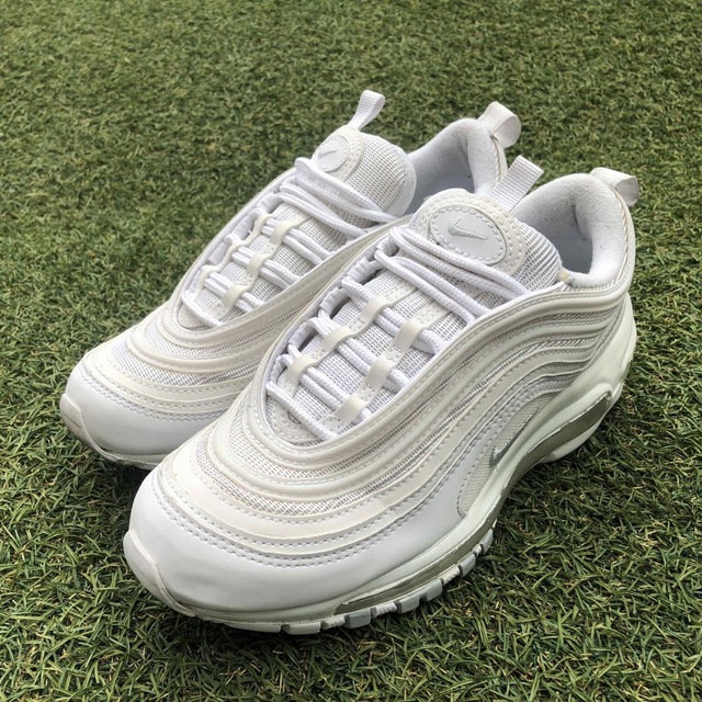 NIKE(ナイキ)の美品22.5 NIKE AIRMAX 97ナイキ  エアマックス97 HT929 レディースの靴/シューズ(スニーカー)の商品写真