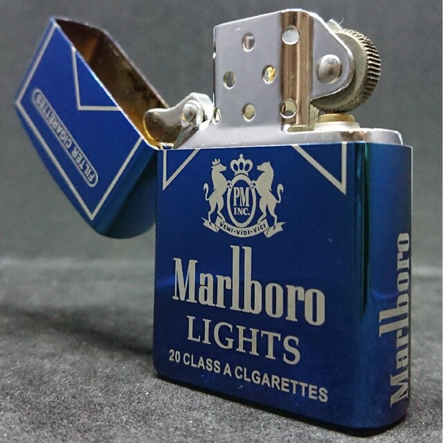 ZORRO マルボロ Marlboro ブルー Zippoサイズ メンズのファッション小物(タバコグッズ)の商品写真