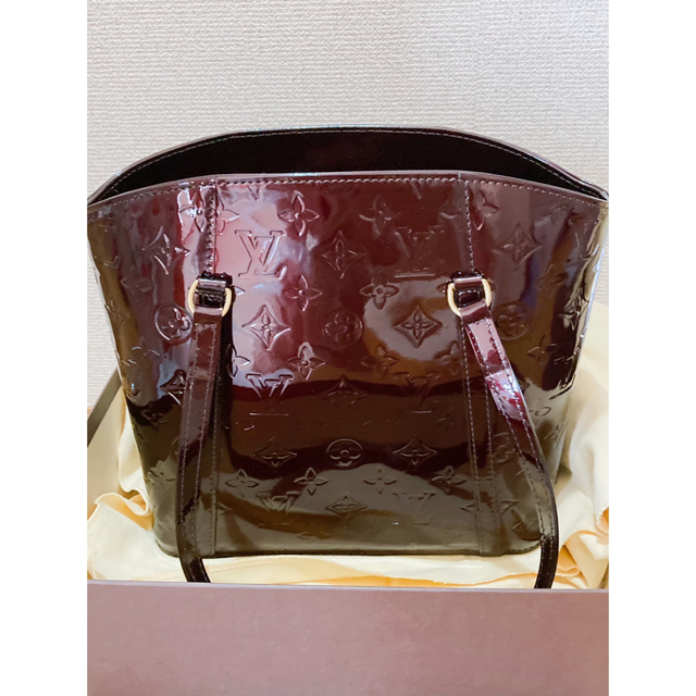 LOUIS VUITTON(ルイヴィトン)の【新品】ルイヴィトン　ヴェルニ　アマラント　バッグ レディースのバッグ(ハンドバッグ)の商品写真