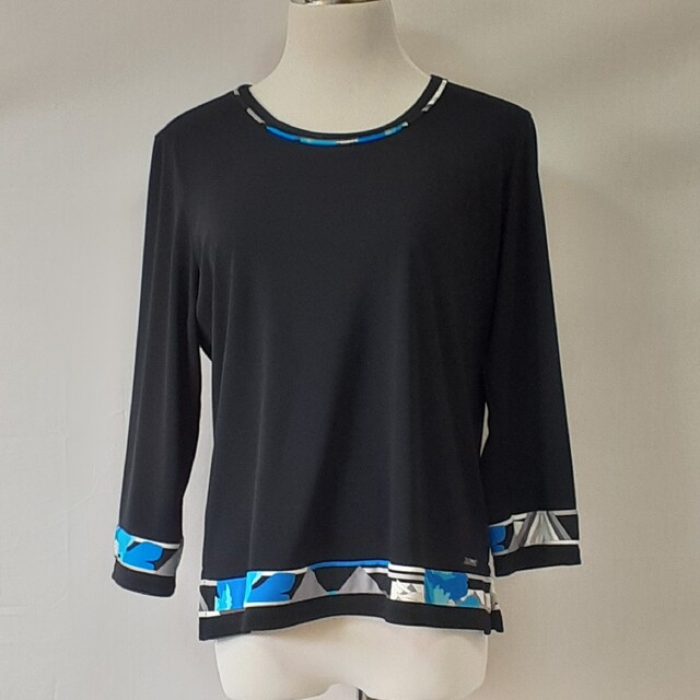 レオナールスポーツ、揺ったりカットソー、サイズ42.XL.13号。LEONARD