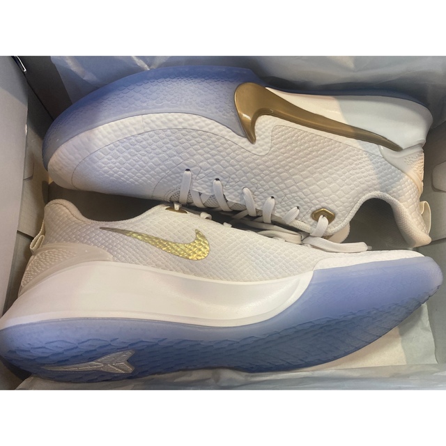 NIKE(ナイキ)のNIKE MAMBA FOCUS METALLIC GOLD US11.5 新品 メンズの靴/シューズ(スニーカー)の商品写真