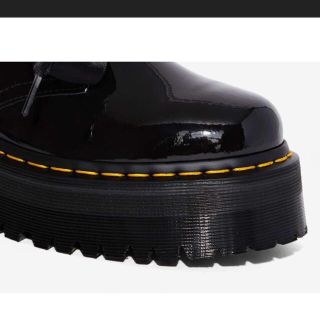 Dr. Martens HOLLY エナメル リボン厚底 Oxford 高い買取 専用です‼️ドクターマーチンホーリー厚底リボン パテント ローファー/革靴