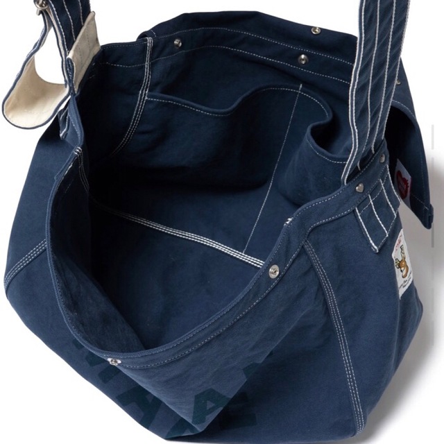 HUMAN MADE(ヒューマンメイド)の完売品 HUMAN MADE MAIL BAG NAVY オマケ付き！ バッグ メンズのバッグ(ショルダーバッグ)の商品写真