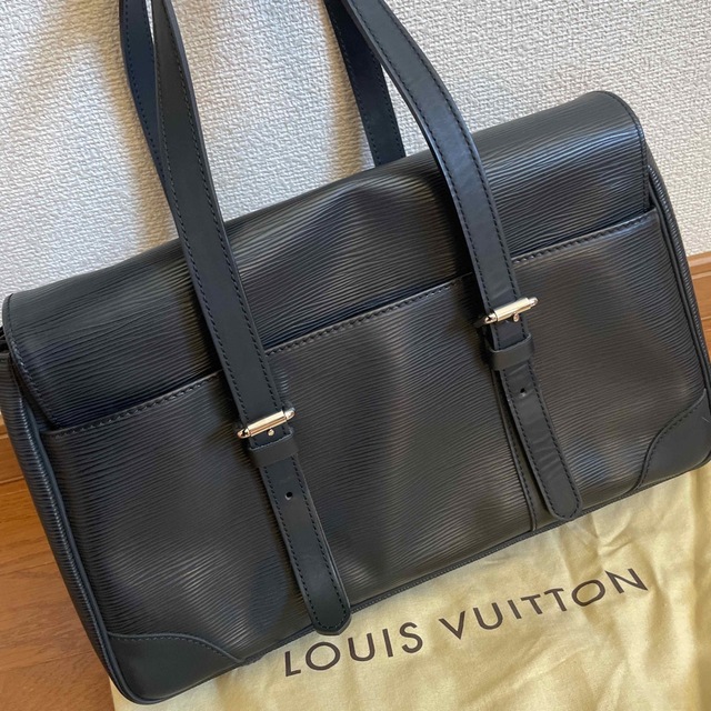 LOUIS VUITTON(ルイヴィトン)のルイヴィトン　セギュール　エピ レディースのバッグ(ショルダーバッグ)の商品写真