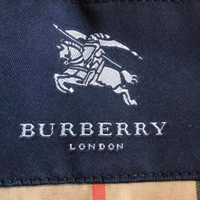 BURBERRY(バーバリー)の激レア！美品！希少70％オフ！バーバリーステンカラーコート 日本製 メンズのジャケット/アウター(ステンカラーコート)の商品写真