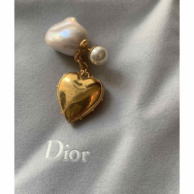 Dior(ディオール)のdiorトライバルハート珊瑚ピアス レディースのアクセサリー(ピアス)の商品写真