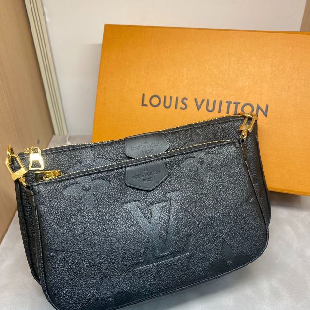 牛革トリミングLOUIS VUITTON ミュルティ・ポシェット・アクセソワール M80399