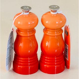 ルクルーゼ(LE CREUSET)の★新品★ルクルーゼ Le Creuset ソルト&ペッパーミルセット(収納/キッチン雑貨)