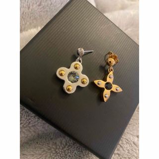 LOUIS VUITTON - ヴィトン 正規品 訳あり ピアス 美品の通販 by mks