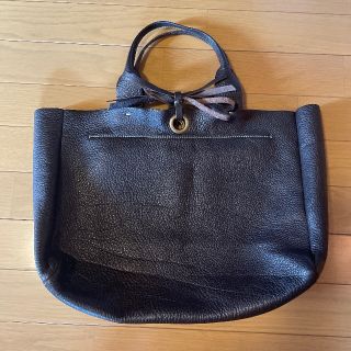 ミュウミュウ(MIU MIU)のMIU MIU ハンドバッグ(トートバッグ)