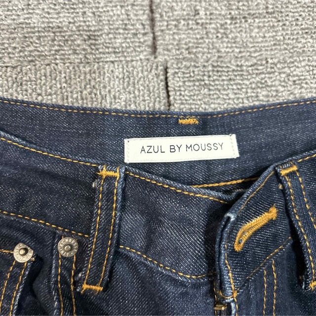 AZUL by moussy(アズールバイマウジー)のデニムパンツ AZUL BY MOUSSY インディゴ レディースのパンツ(デニム/ジーンズ)の商品写真