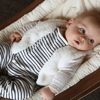 プチバトー(PETIT BATEAU)のpetit bateau ファーベスト　サイズ12m/74cm(カーディガン/ボレロ)