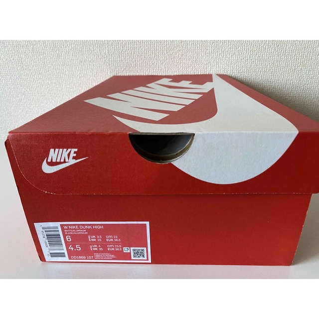 NIKE(ナイキ)のナイキ ウィメンズ ダンク ハイ "アルミニウム" 新品　23cm  レディースの靴/シューズ(スニーカー)の商品写真