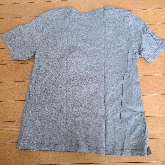 patagonia(パタゴニア)のキッズxsサイズグレーTシャツ キッズ/ベビー/マタニティのキッズ服男の子用(90cm~)(Tシャツ/カットソー)の商品写真