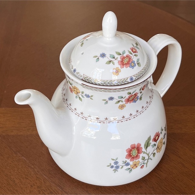 Royal Doulton   未使用美品ロイヤルドルトンKINGSWOOD