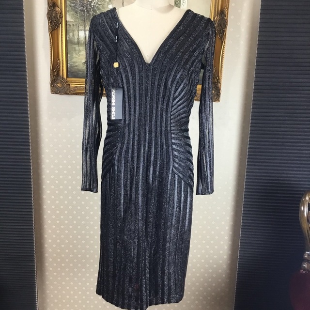 新品タグ付け☆ TADASHI SHOJI サイズ8  【T35】