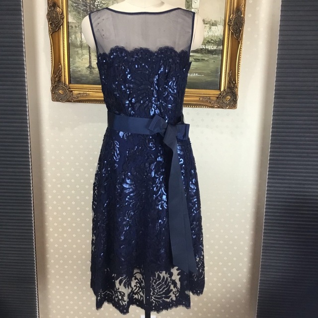 新品☆ TADASHI SHOJI 紺色　サイズ4 (T57)