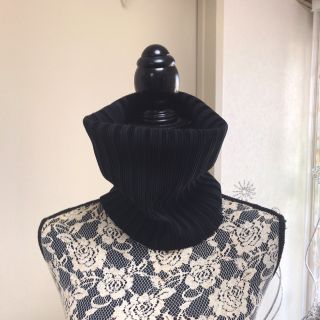 美品】プリーツプリーズ イッセイミヤケ プリーツスヌード グリーン系 Q12-