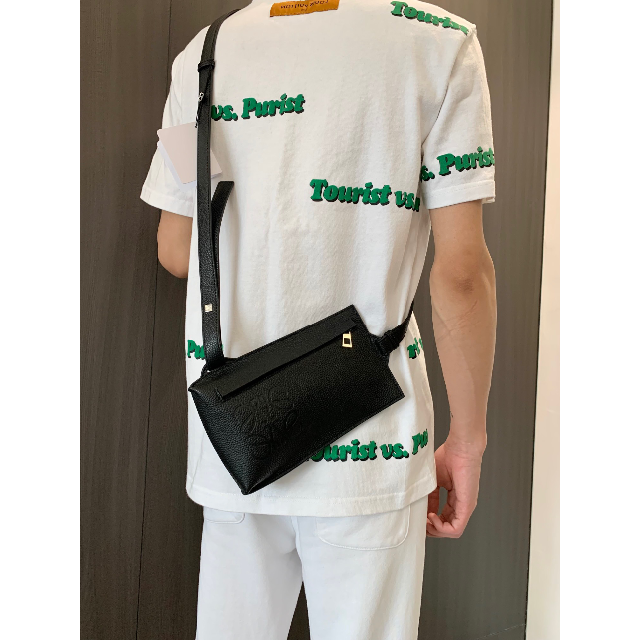お得送料無料 LOEWE - ブランド バーティカル Tポケット (グレイン