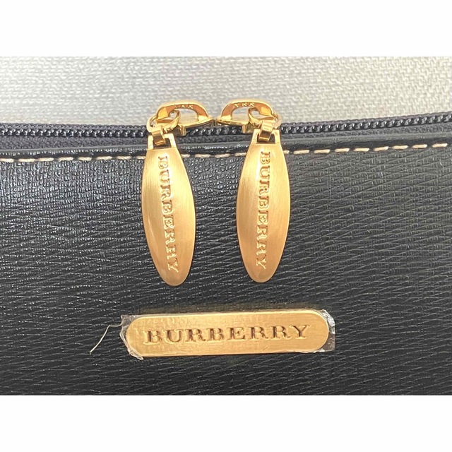 BURBERRY(バーバリー)の新品同様★バーバリー　ハンドバッグ　黒　ブラック　ファスナー付き　卒業式　卒園式 レディースのバッグ(ハンドバッグ)の商品写真