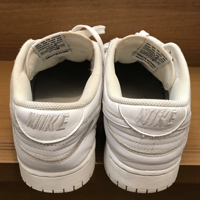 NIKE(ナイキ)のNIKE WMNS DUNK ナイキ ダンク トリプルホワイト 12 29 メンズの靴/シューズ(スニーカー)の商品写真