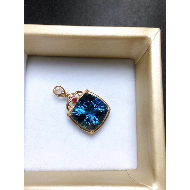 ⭐︎ 【天然】トパーズ クォーツ ペンダントトップ k18 9x14x14mm