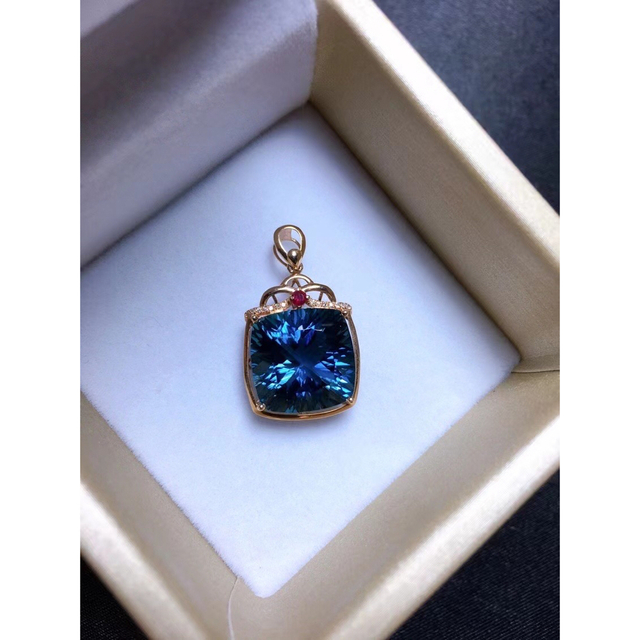 ⭐︎ 【天然】トパーズ クォーツ ペンダントトップ k18 9x14x14mm