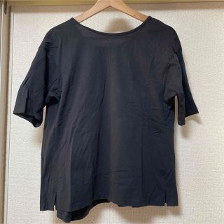 センスオブプレイスバイアーバンリサーチ(SENSE OF PLACE by URBAN RESEARCH)のブラックトップス(Tシャツ(半袖/袖なし))