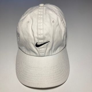 ナイキ(NIKE)のNIKE 黒タグ small swoosh cap / white(キャップ)