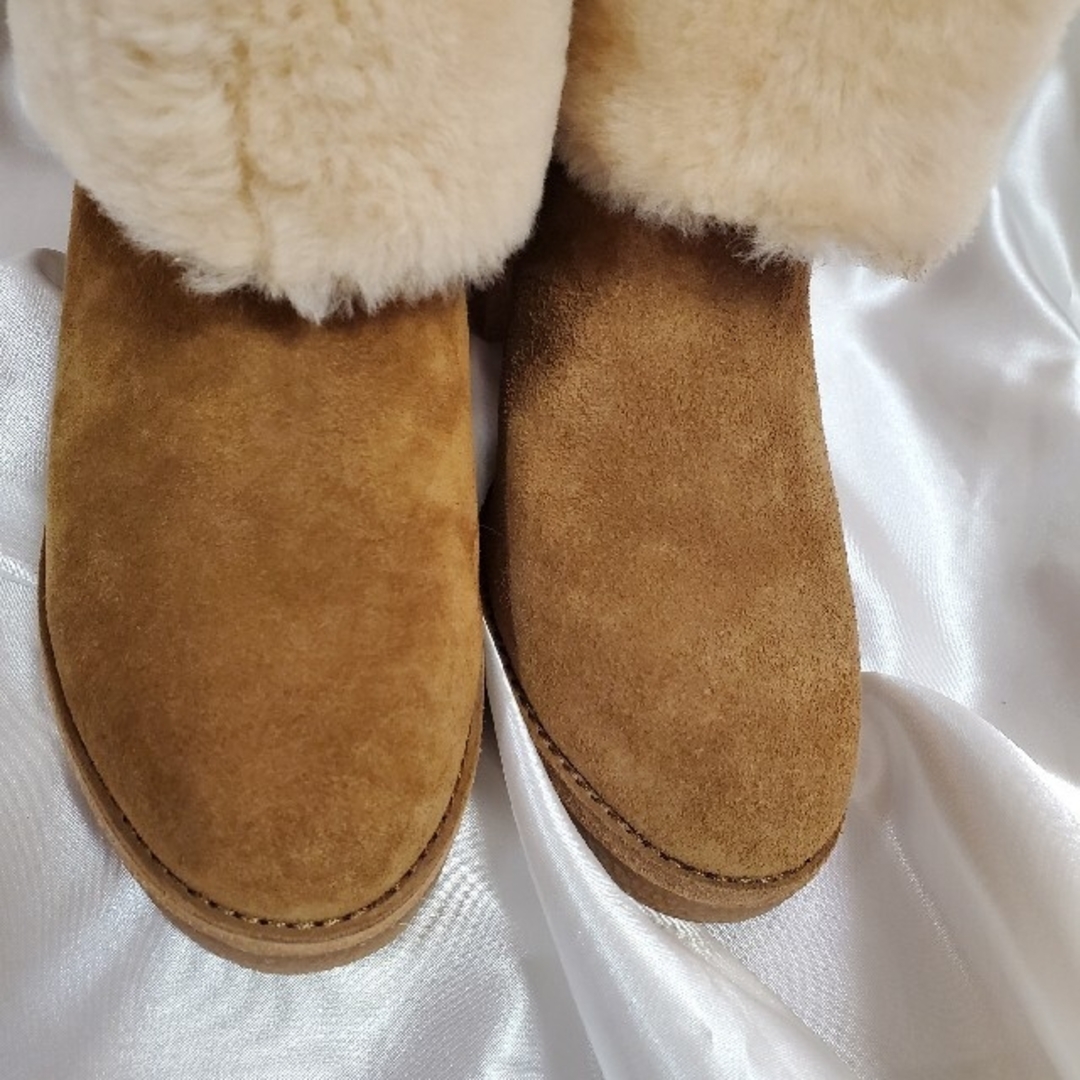 UGG(アグ)の【専用】UGG アグ　未使用　ムートンブーツ　ケーセントール　7サイズ　24cm レディースの靴/シューズ(ブーツ)の商品写真